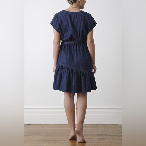 XIRENA DANI DRESS IN BLUE V NECK RUFFLED DENIM SIDE POCKETS M - Picture 3 of 15
